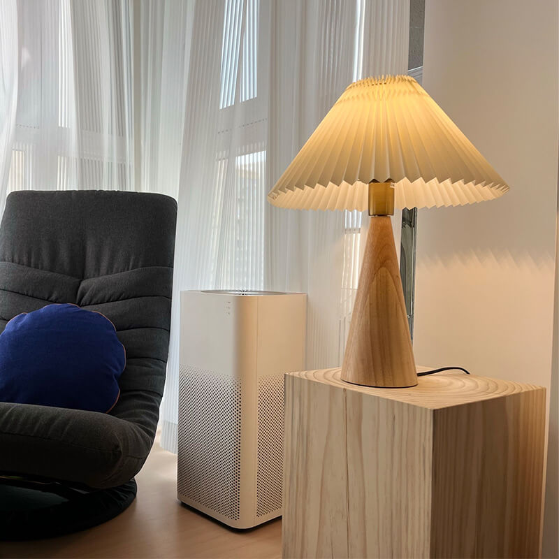 Hinoki Pleated Table Lamp