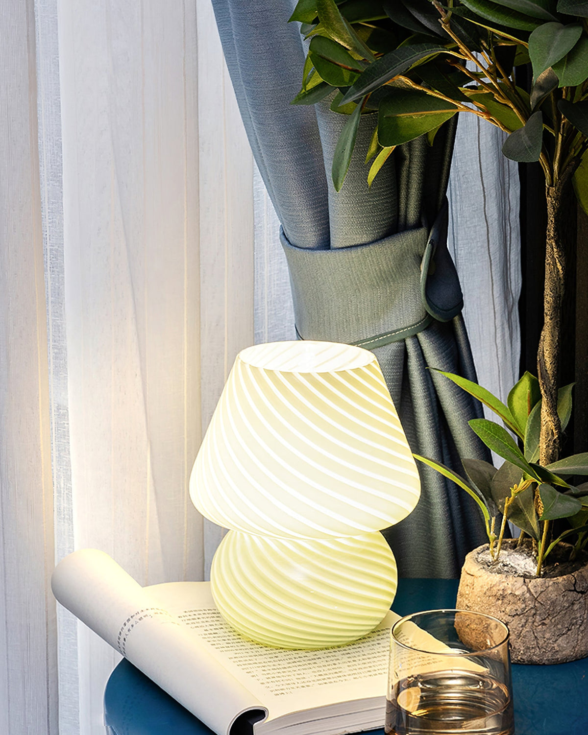 Dolci Glass Table Lamp