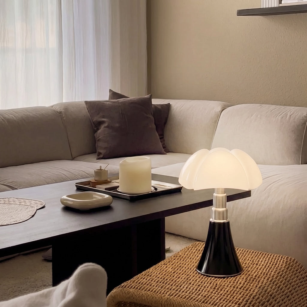 Hana Petal Table Lamp