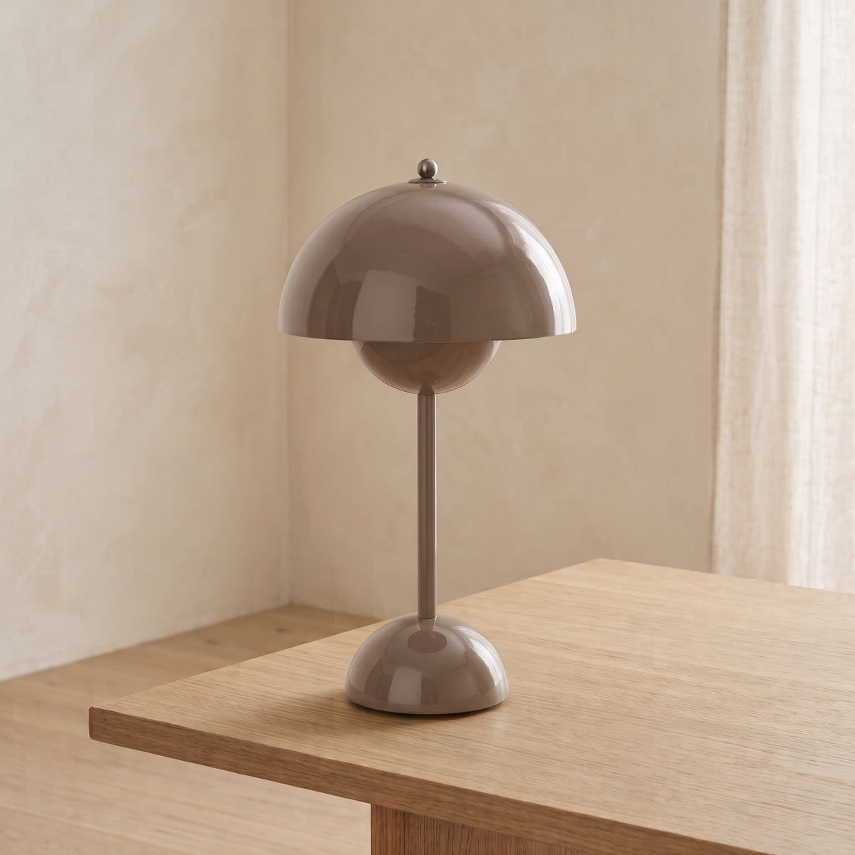 Kaivo Cordless Table Lamp